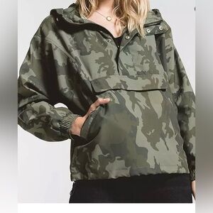Rag Poets Camo Windbreaker Small NWOT